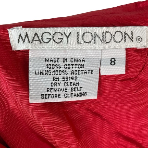 3/$30 Maggy London eyelet embroidered sleeveless sheath dress size 8 fuchsia - Picture 8 of 8